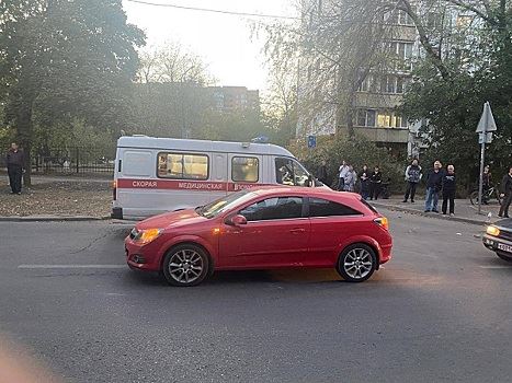 В Ростове водитель сбила школьника, переходившего дорогу в неположенном месте